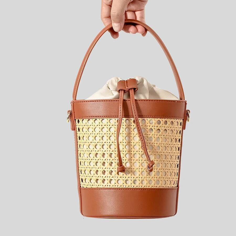 Designer bag Fashion Hollow Bucket Imation Wicker Woven Women Handbags Pu Leather Shoulder Crossbody Bags Summer Beach Bag 2024 99