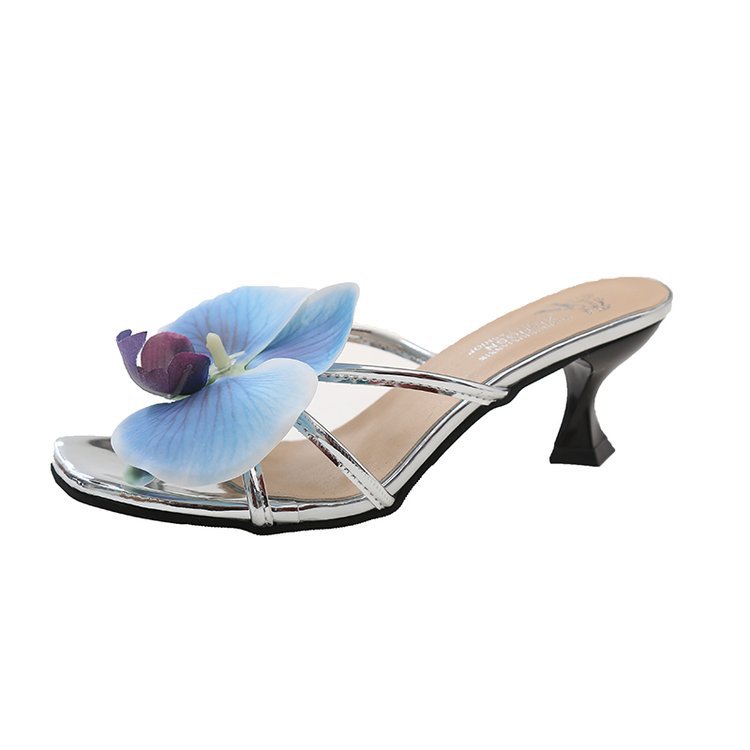 Stylish Floral Pattern Platform Footwear: Trendsetting Ladies' Flat Shoes Ideal For Warm Weather