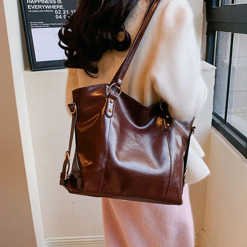 Ladys Shoulder Bag With Large Capacity Advanced Sense Of Foreign Style And Fashion. R250424