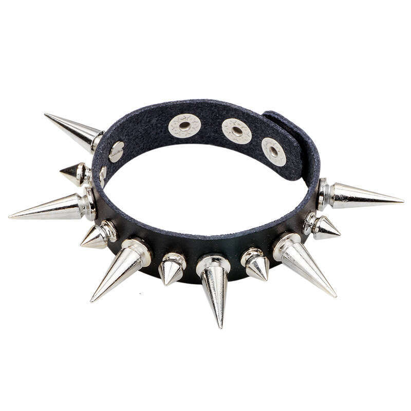 Personalized Fashion Trendy Rivet Men's High End Sensation Pointed Nail Bracelet