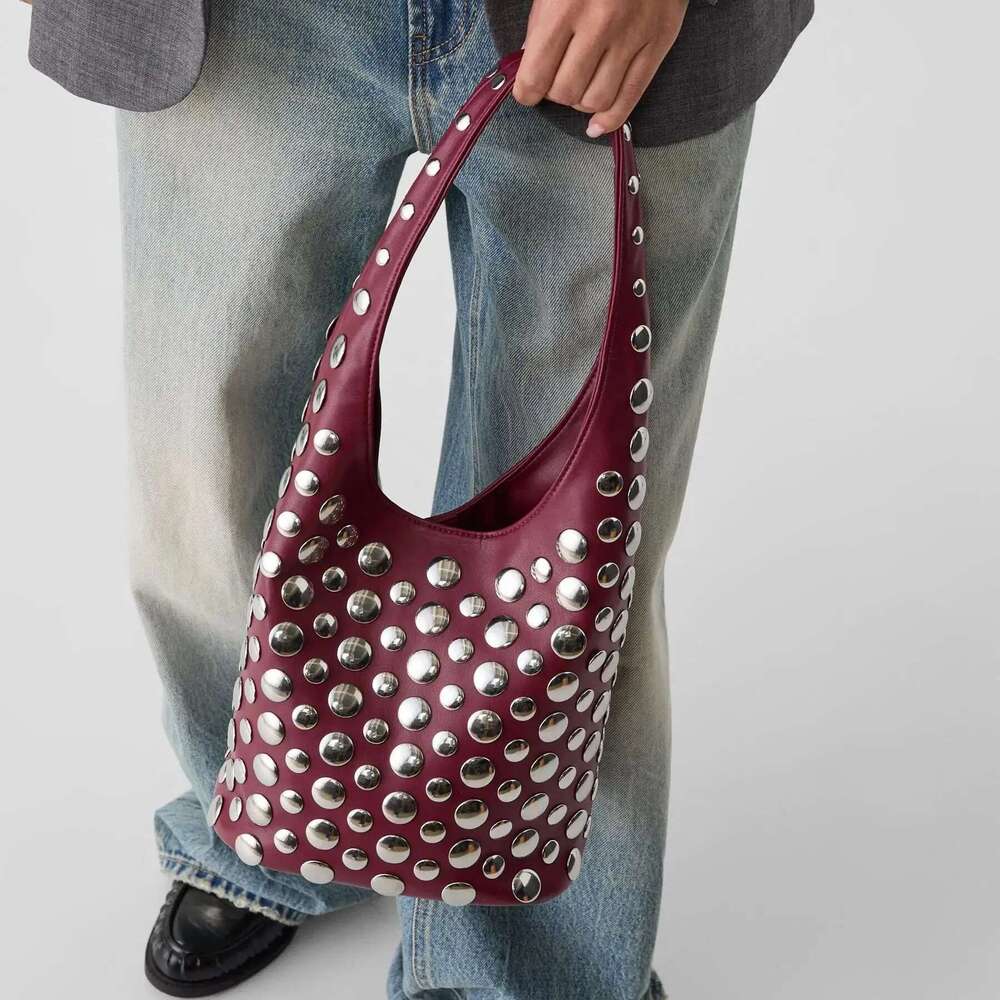 Luxury Designer Punk Style Embellished Double-Faced Round Rivet Inlaid Niche Bucket Chic Lady Underarm Large Capacity Shoulder Bag
