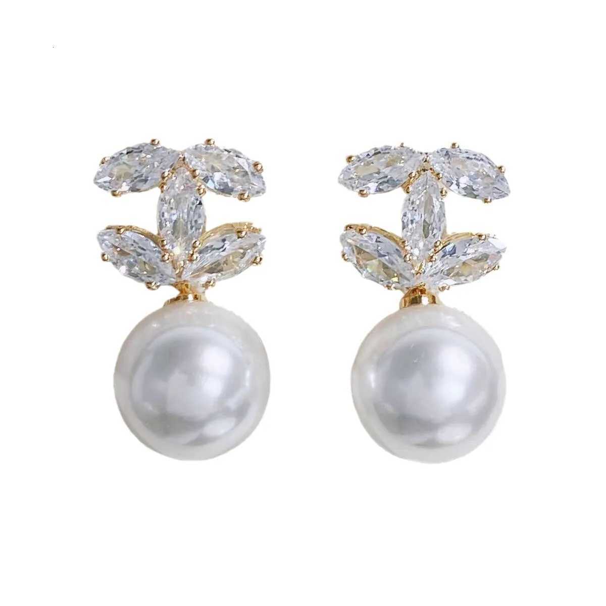 Tweed Style Double C Pearl Earrings Womens Light Luxury High-End Feel Unique Earrings luxury 2025 New Arrival Autumn/Winter Ear Decora W251124