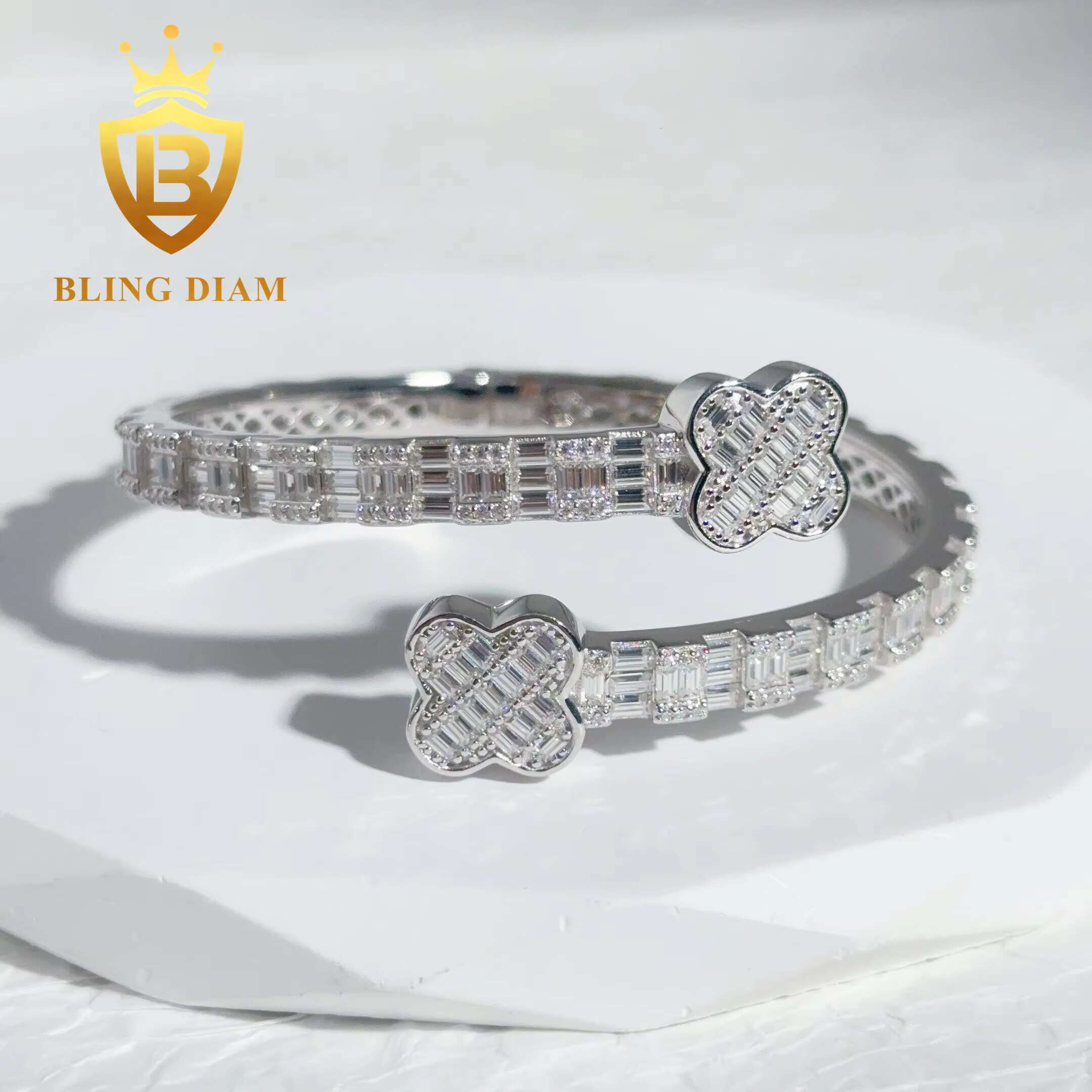 Fashion Iced Out Moissanite Bangle 925 Sterling Silver Hip Hop Jewelry Four Cleaf Diamond Bangle Pass Diamond Tester