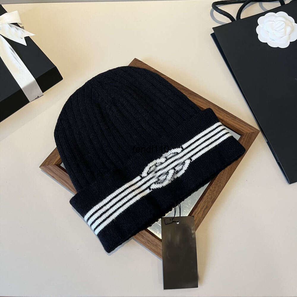 Beanie/Skull Caps designer beanie High quality men beanie winter hat Luxury knitted hat designer Classic Check Pattern letter jacquard warm hat for both men and wome
