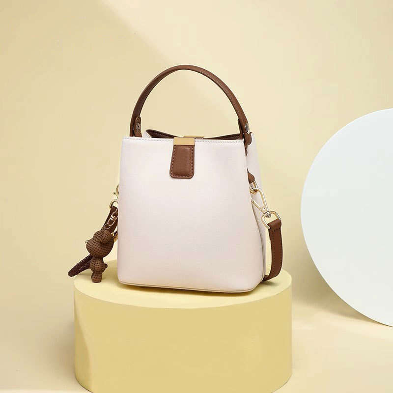 New Handheld Shoulder For Spring And Summer Leisure Versatile Fashion Light Luxury High End Women S Bucket Bag
