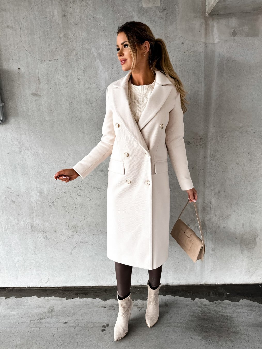 20222022 Autumn and winter fashion simple long sleeve double row button woolen coat women