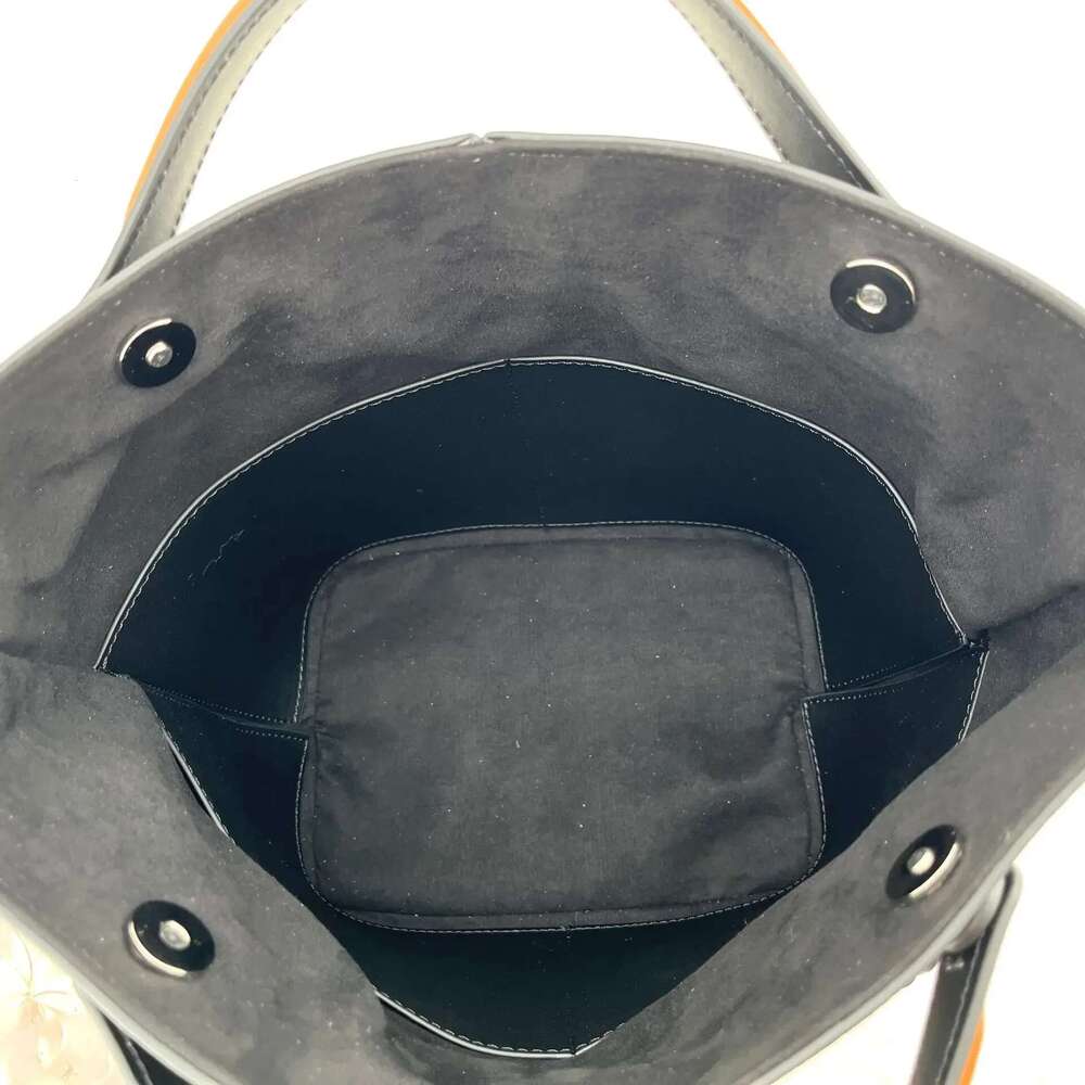 Fashionable Women's Bucket Handbag Dark Design Versatile Shoulder Crossbody Bag Spring Summer New Arrival
