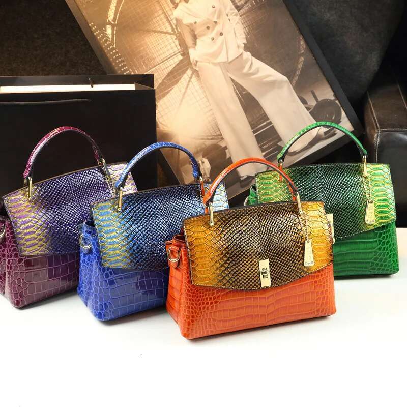 Genuine Leather Women's 2023 New Fashion Ladies Small Crossbody All-Match Elegant Mom Handbag Snake Pattern Shoulder Bag