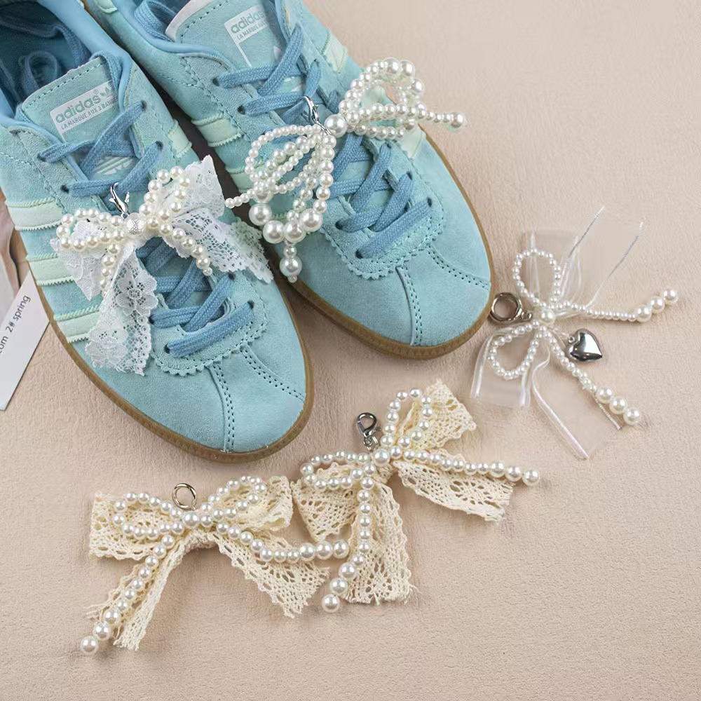 Elegant Two-Tiered Pearled Lace-Up Accents: Versatile Charms Suitable for Footwear, Handbags & Mobile Devices