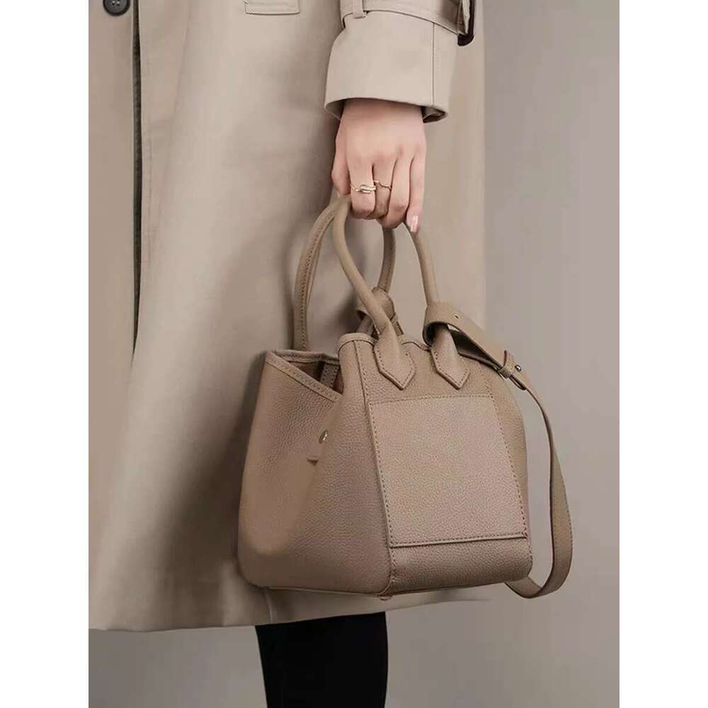 Designer Bag 2025 High Quality New Trendy Bucket Women's Handbag Genuine Leather Cowhide Shoulder Messenger Lady Purse Female Casual Bag Luxury B