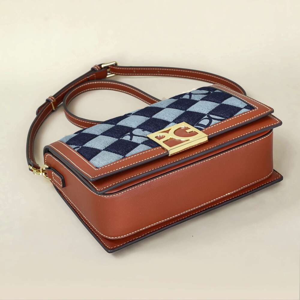 PG Exquisite Brand Fashion Handbag Classic Solid Design Shoulder Dark Letter Emed Ladies Party Bag