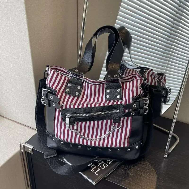 Designer bag New Arrival Punk Style Rivet Decor Shoulder Bag Chain Crossbody Tote Bag for Women Black