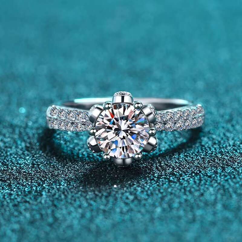 PYQ Luxury 925 Sterling Silver Womens Bridal Wedding Ring 1ct Moissanite Elegant Wedding Band