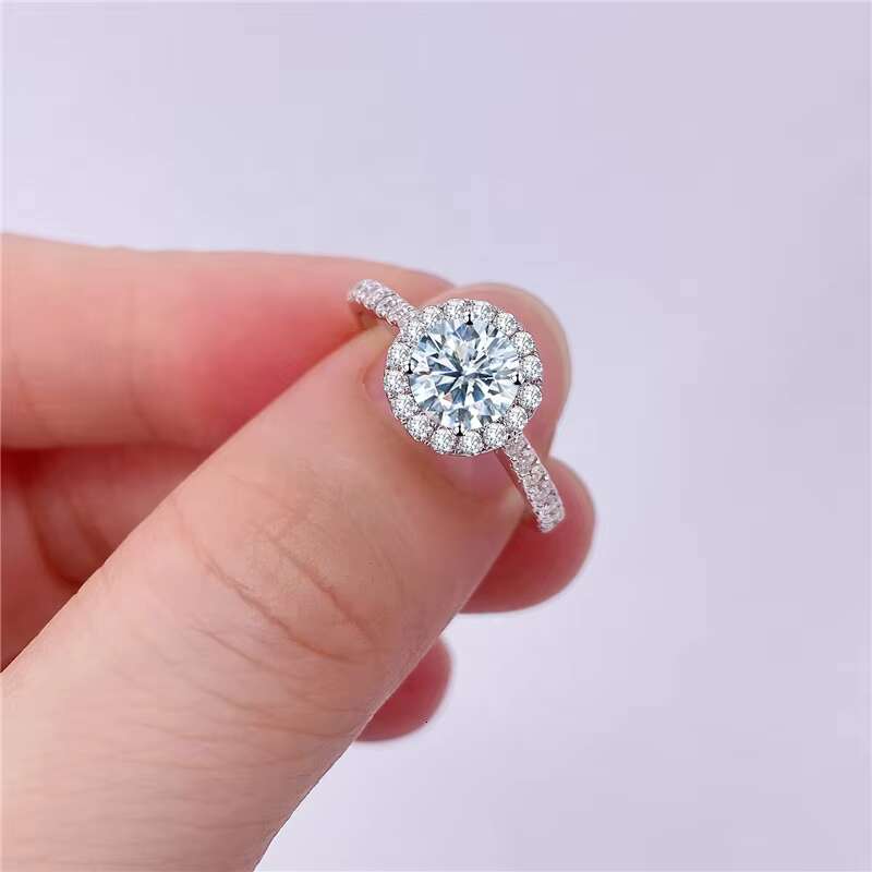 Zuanfa Jewelry Classic Style Prong Setting Women Engagement Rings Jewelry 18 k White Gold Au750 VVS Moissanite Diamond Rings