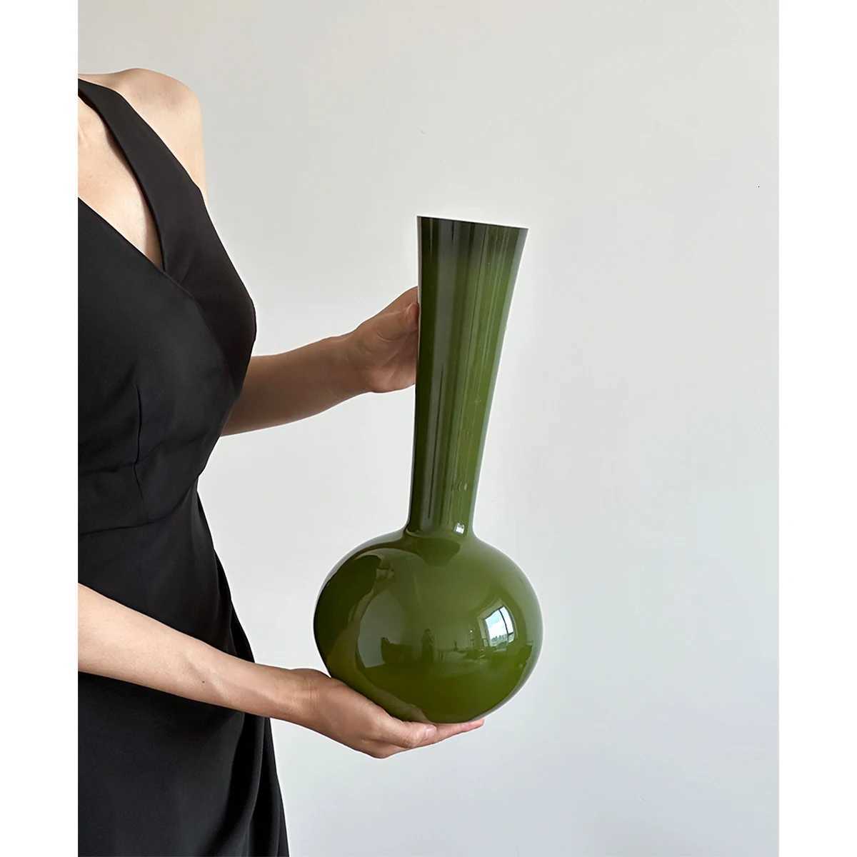 Elegant Green Simple Glass Vases Light Luxury Daily Desktop Decorative Daily Office Household Large Capacity Vases C251124