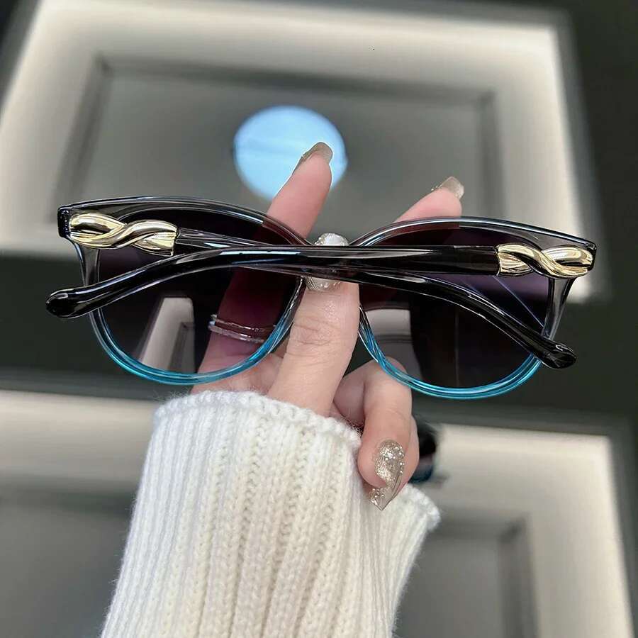 Retro fashion, men's and women's sunglasses, women's and men's brand designer sunglasses, mirrors, travel