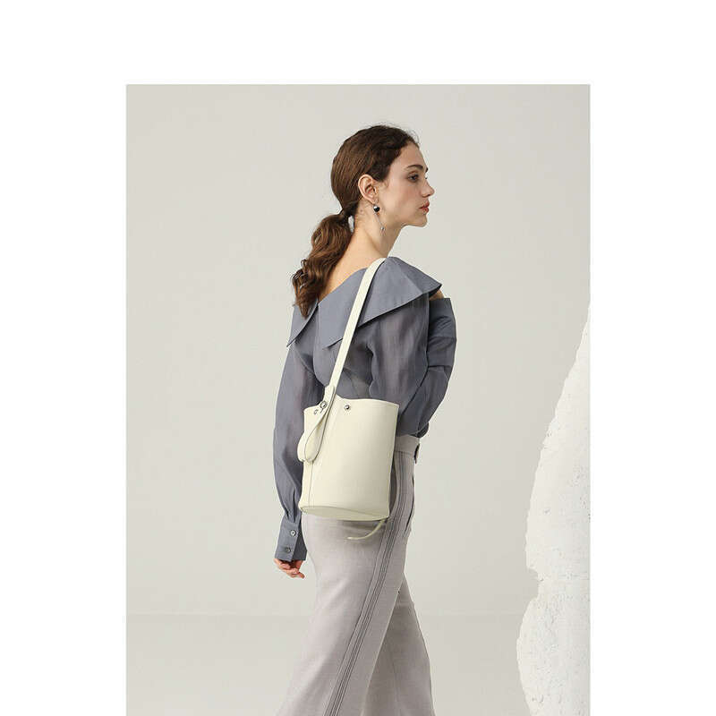 Small Niche Design Bucket Large Capacity Vegetable Basket Bag New Summer Single Shoulder Hand Held Women S Bag