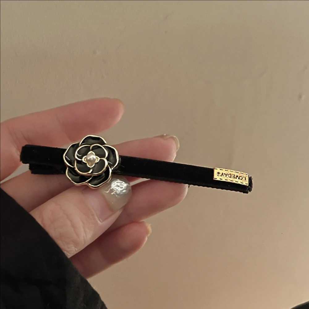 luxury 2Pcs French Retro Pearl Oil Drop Camellia Hair Clip Fashionable High-end Duck Beak Clips Elegant Hair Accessory For Women K251124