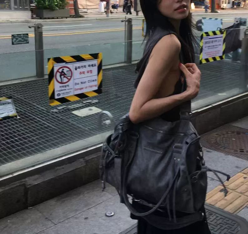 2025 new niche retro versatile large-capacity buckle commuter shoulder bags and crossbody bags