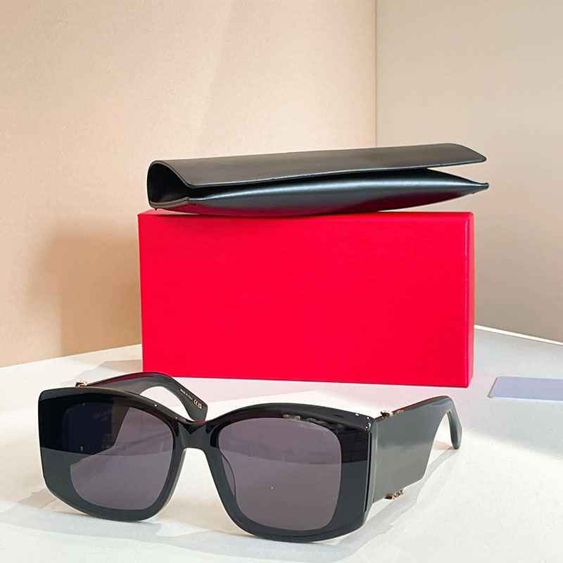 Oversized square sunglasses for women with acetate fiber frame SLM1717 personalized fashion women casual sports style sunglasses UV protection