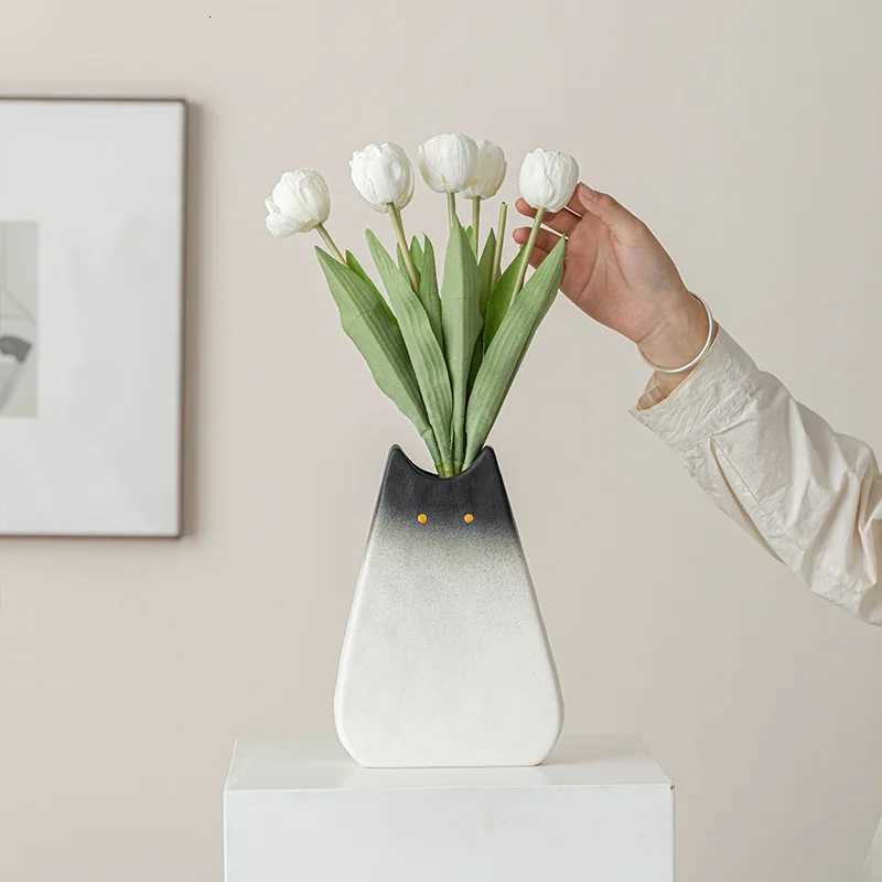 Nordic Cute Cat Style Ceramic Vase Luxury Ornament Flower Arrangement Vase Living Room Bedroom Decoration C251124