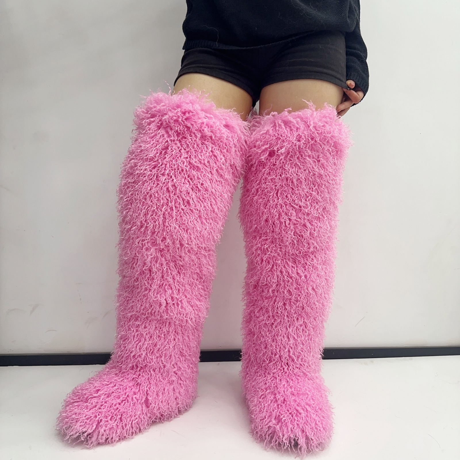 Neutral snow boots with plush fur fashionable and comfortable personalized designer boots with warm leather high heels and high boots