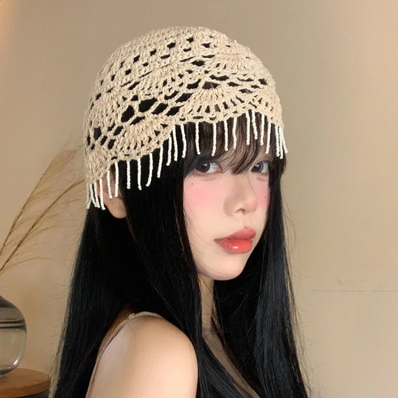 Retro Hollow Knitted Pullover Hats for Women Summer and Autumn Travel Versatile Show Face Small Hand-woven Fringed Beanies Cap 250420