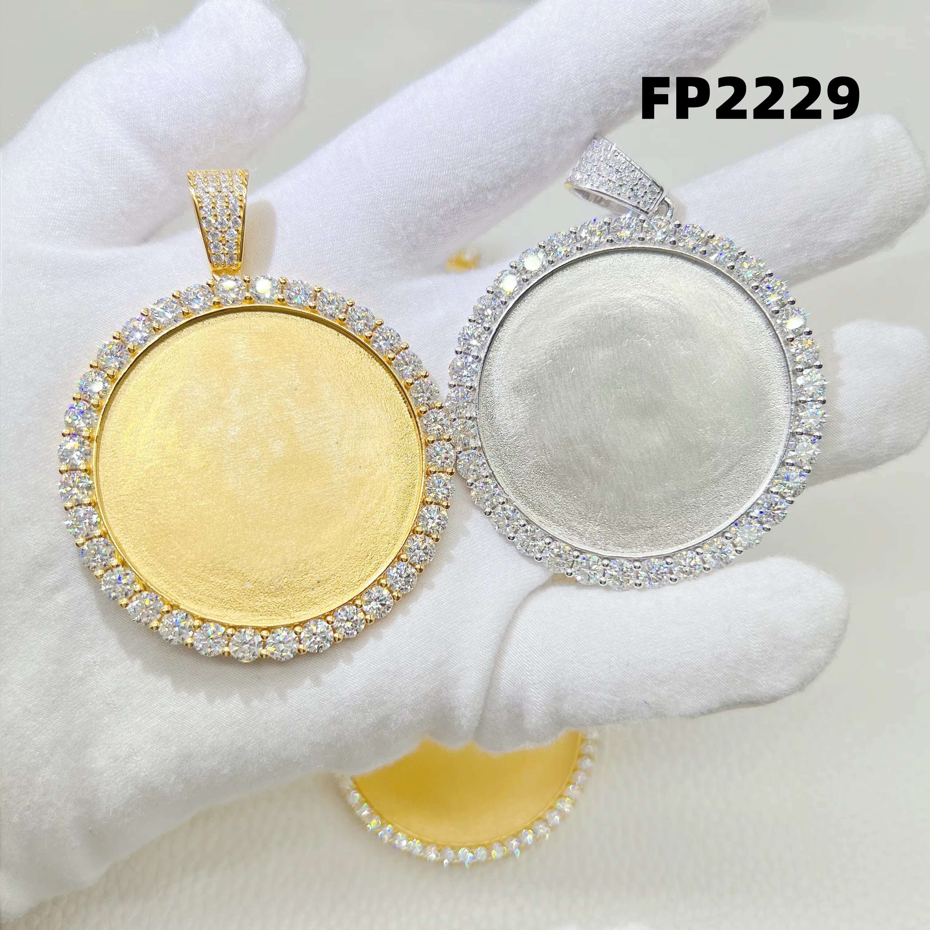Custom Hip Hop Moissanite Jewelry 925 Sterling Silver Frame Pendant Photo Pendant Necklace