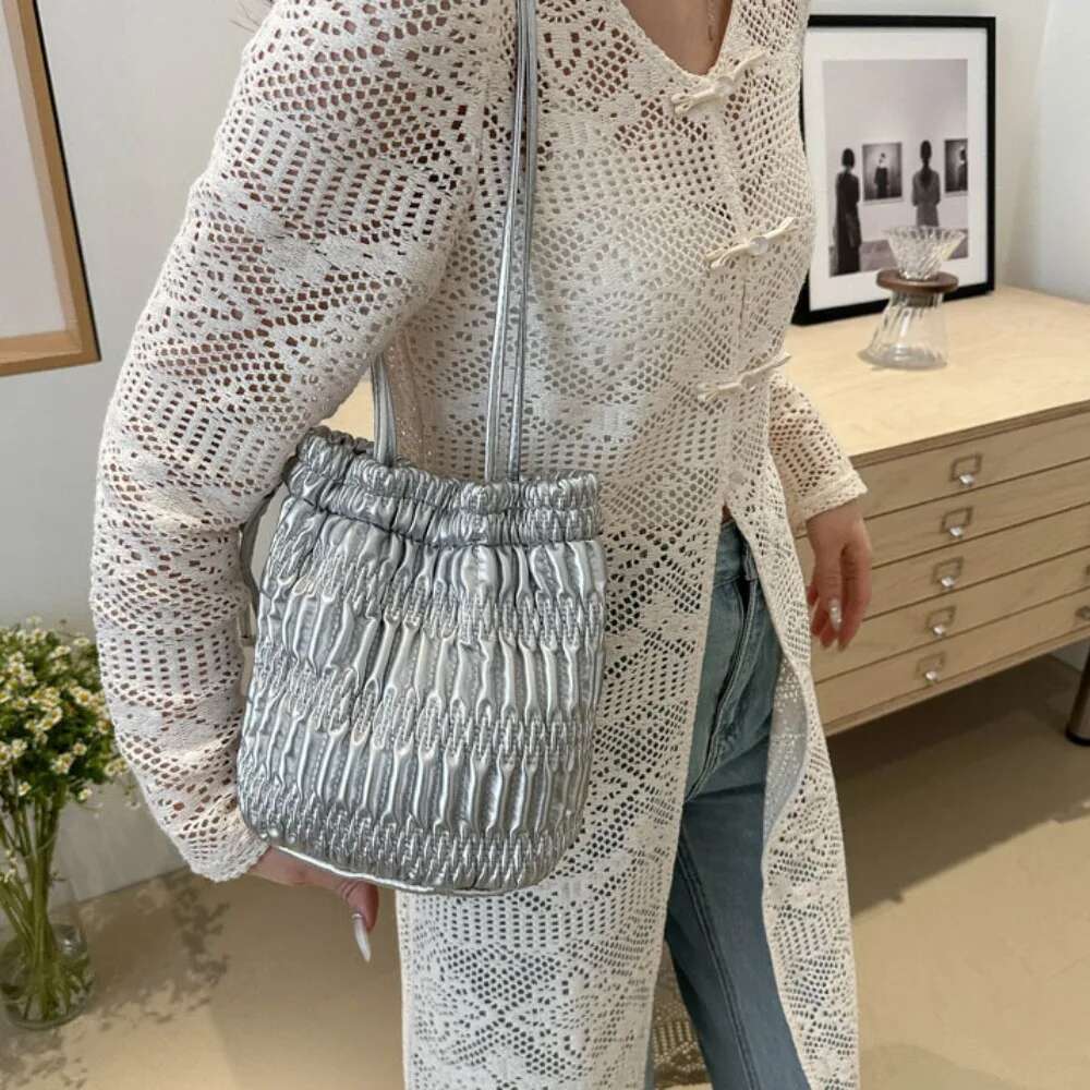 Designer Bag Trendy Solid Wrinkle Shoulder Drawstring Bucket Summer Travel Beach Daily Commuting Handbag Casual Messenger Bag