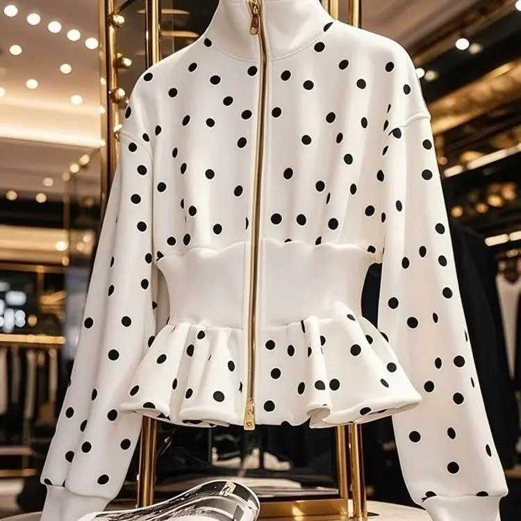 Beautiful high-end niche non collision white stand up collar waist polka dot jacket for women in spring 2025 J251124