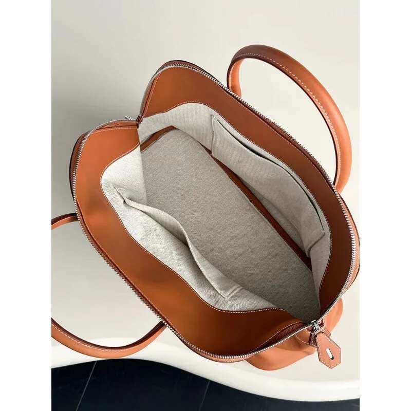 VOAETEC Premium Sense First Layer Cowhide Bowling Large Capacity Portable Fashion Temperament Commuter Versatile Shell Bag