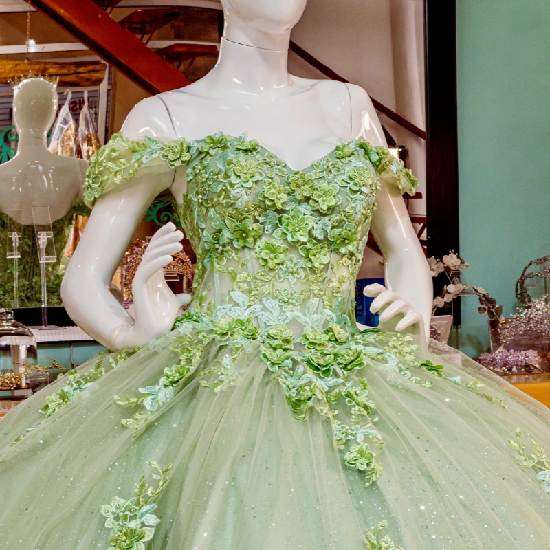 Sage Green Shiny Shiny Quinceanera Dresses Off Shoulder Ball Gown Sweet 16 Dress Applique Flower Beading Tull Corset Birthday Vestidos 15 De Anos