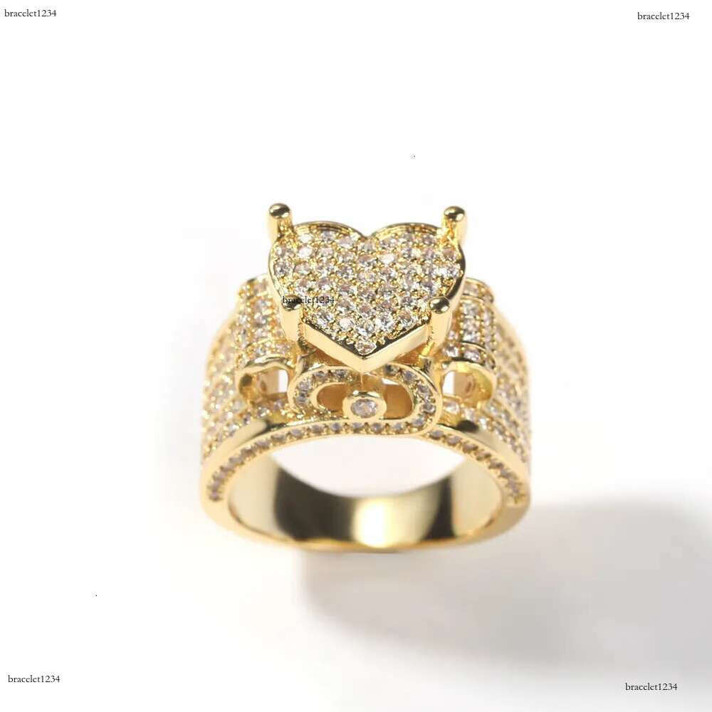 Band Hip Hop Claw Setting 3A Cubic Zirconia Bg Ice Out Heart Rings for Men Women Unisex Rapper Jewelry Gift Drop 230826
