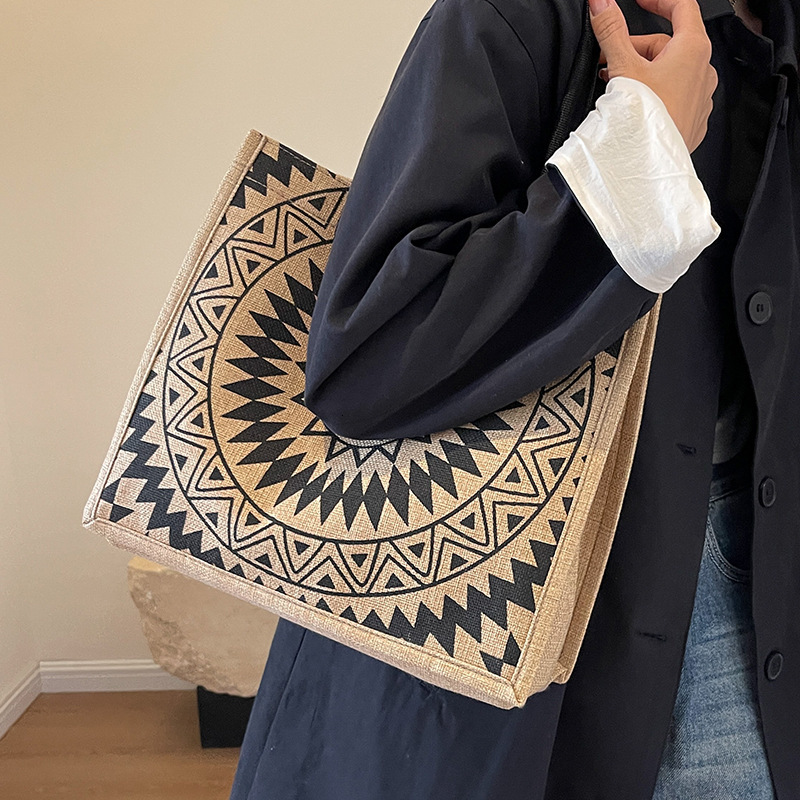 Large Capacity Linen Single Shoulder Handbag Suitable For Women's New Ethnic Style Fashionable Mommy Bag College Student Class Handbag