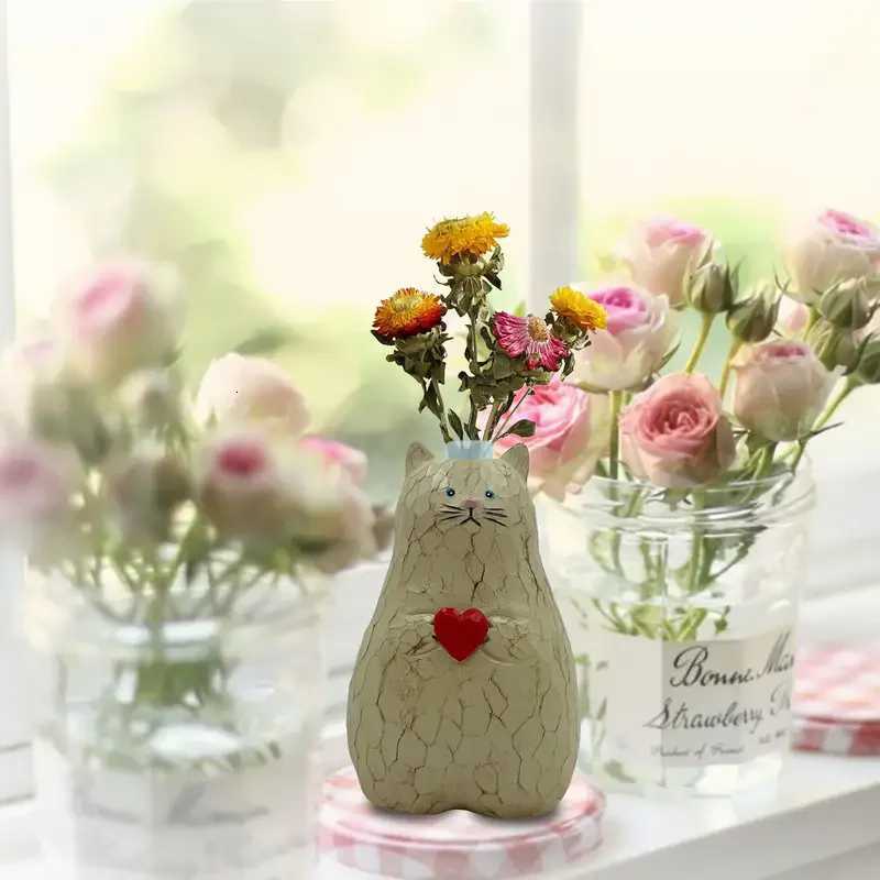1 cute cat shaped resin vase with red heart - perfect for Valentines Day and wedding decoration perfect for hydroponic plants C251124