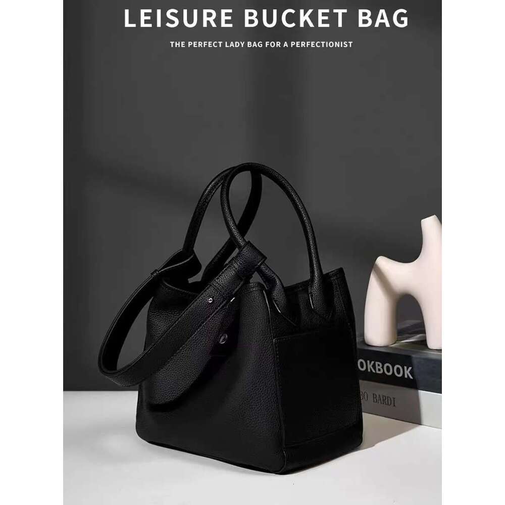 Designer Bag 2025 High Quality New Trendy Bucket Women's Handbag Genuine Leather Cowhide Shoulder Messenger Lady Purse Female Casual Bag Luxury B