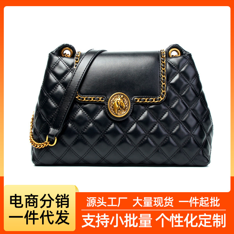 Gulanda New Autumn And Winter Diamond Grid Chain Women S Fragrant Style Armpit Bag High End Commuting Small Square Bag Tote Bag Tote Bag