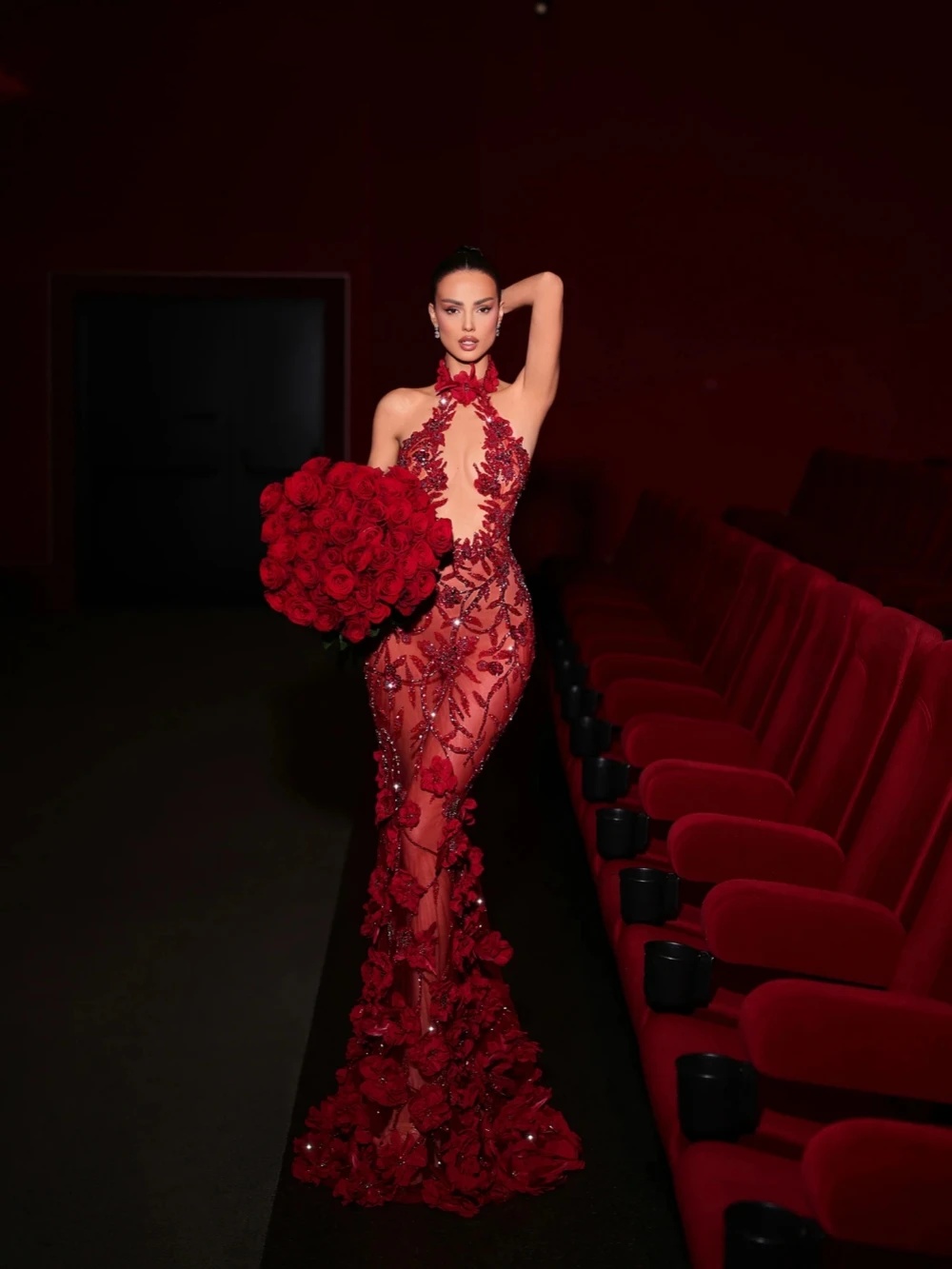 Stylish Evening Dresses Halter Prom Gowns 3D Appliques Flowers Illusion See Through Beads Customized Formal Occasion Party Dress Vestidos de noche