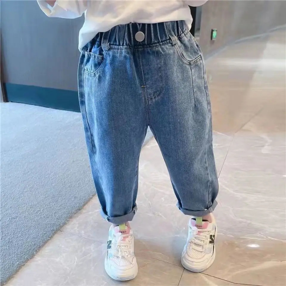 Spring 2025 Childrens Jeans Pure Cotton Elastic Waist Preschool Girls Loose Simple Baby Carrot Pants 250414z