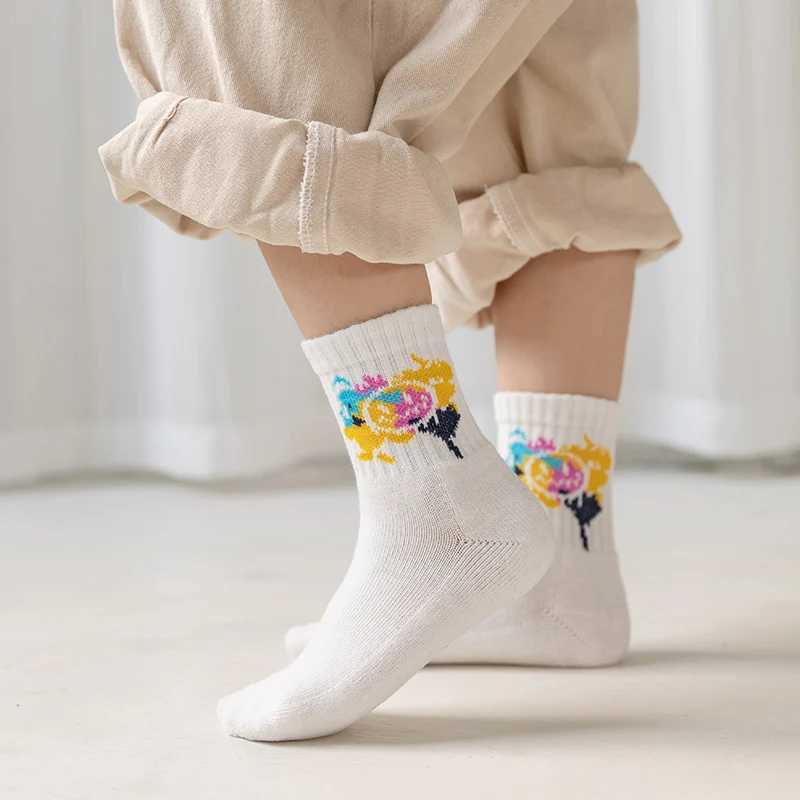 Five pairs of girls autumn and winter soft and skin-friendly warm and trendy doodle loop socks short socks G251124