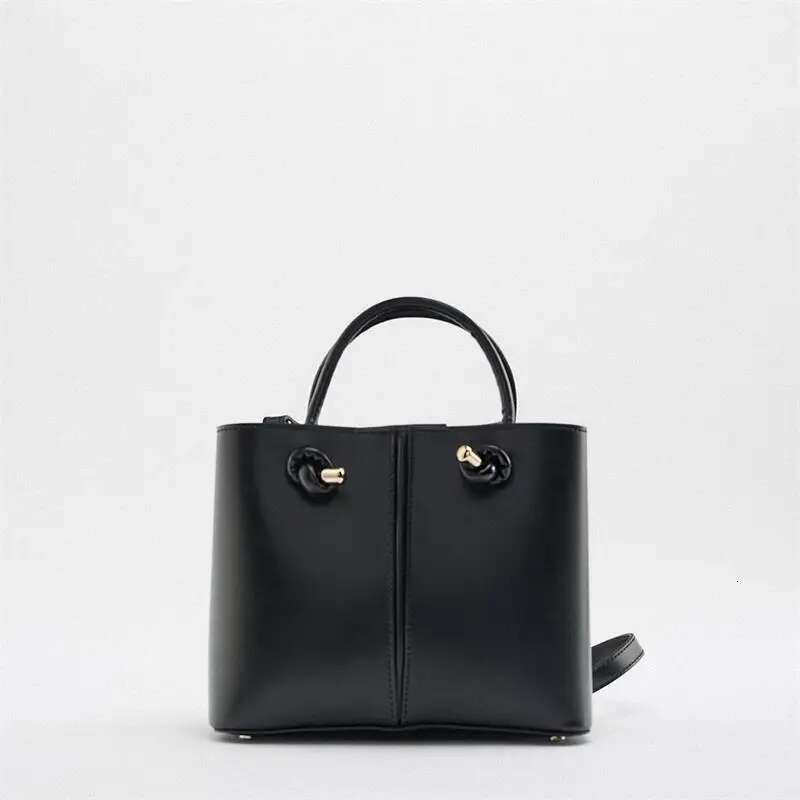 Luxury Designer New Women's Handbag, Crossbody Bag, Niche Design, Leisure Bucket Mini City Bag Detachable Cross-Body Strap.