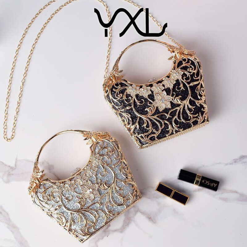 Dinner Bag Black Luxurious And Hollow Design Paired With Opponents Holding A Shiny Banquet Bag KQ