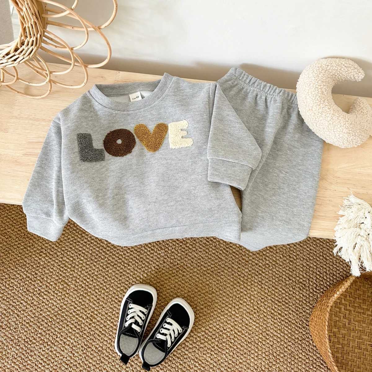 Clothing Sets 2024 Newborn Baby Boys Clothing Girls Toddler Sweatshirt Letter Long Sleeve+Pants 2PCS Children Set Spring Autumn R250424 3KDU