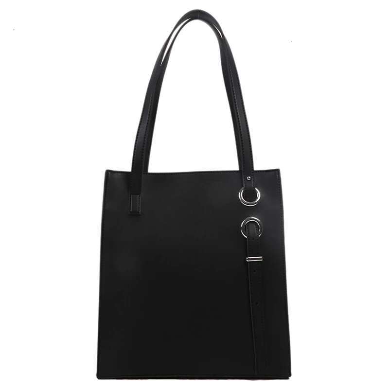 Large Capacity Handbag 2025 New Women's Retro Minimalist Personalized Designer Single Shoulder Fashionable Multifunctional Commuting Handbag