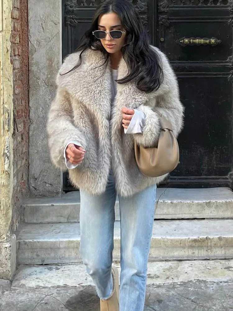 HH Women Fashion Cropped Faux Fur Jacket Coat Long Sleeve Front Snap-button Female Outerwear Chic Lapel Collar Thick Coat J251124