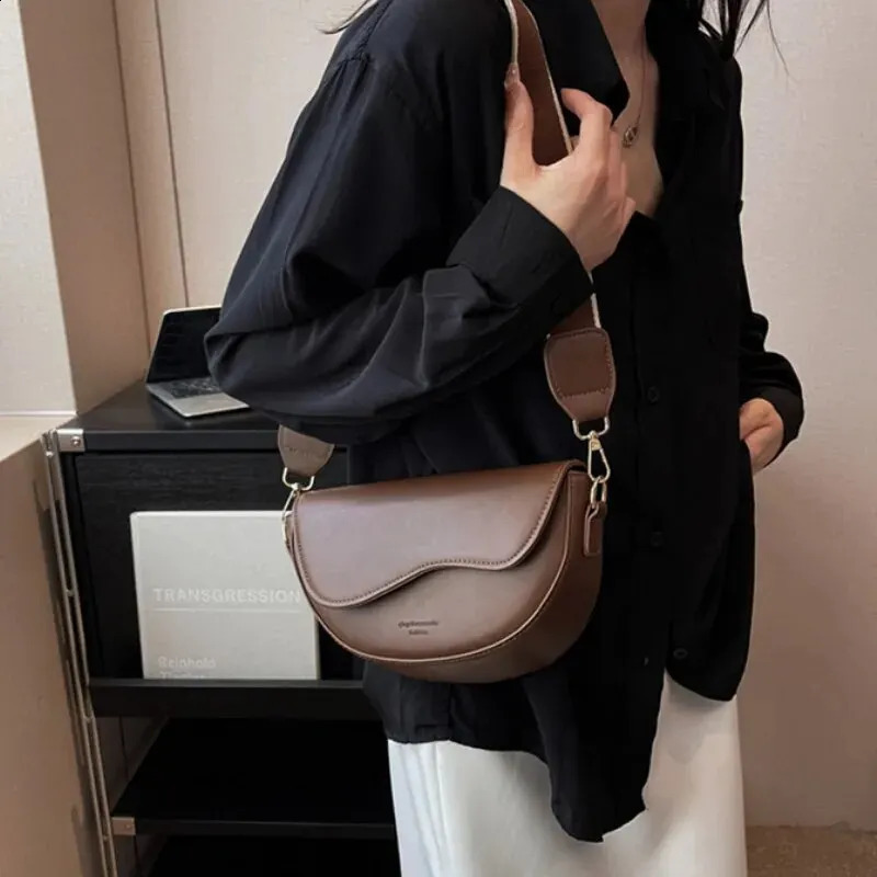 PU Leather Casual Ladies Shoulder Bag Womens Flap Crossbody Bag Saddle Bag 2 Straps Retro Handbag R250424