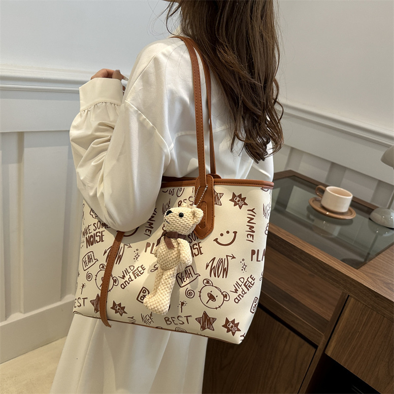 2025 New Designer Bag Free Delivery Designer Shoes By Fashionable Commuting Large Capacity 2024 New Women's Summer Popular Beautiful Shoulder Sty