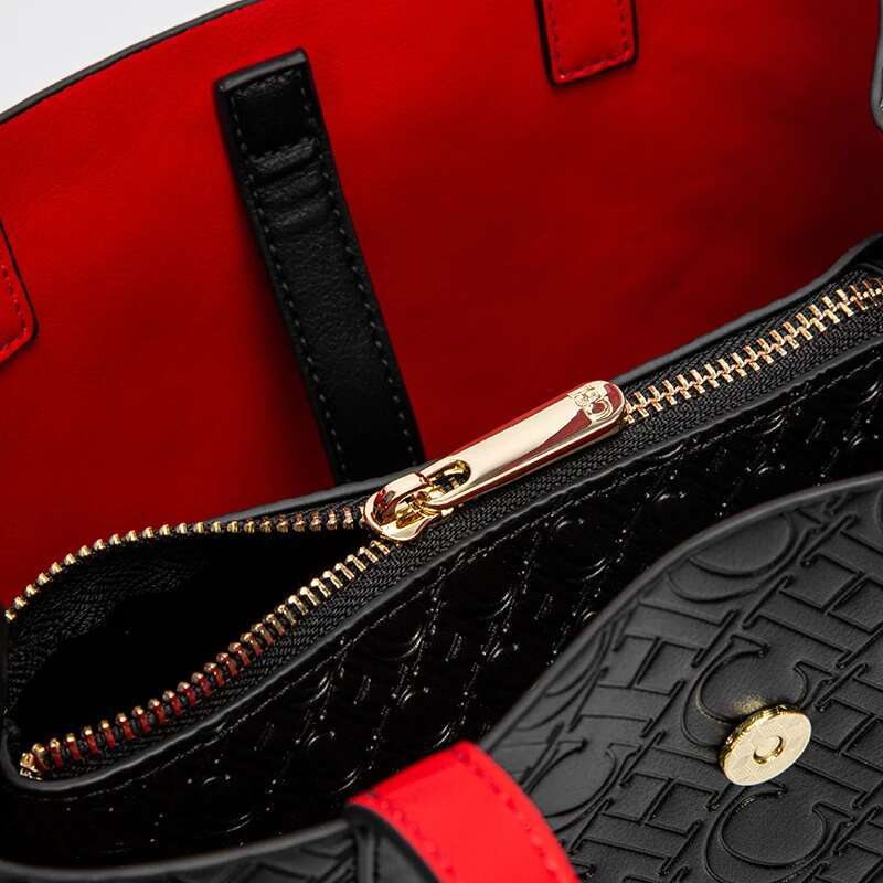 CHCH Crossbody 2025 New PU Steel Print Emed Mother And Child Shopping Bag Strap Detachable Black Wallet