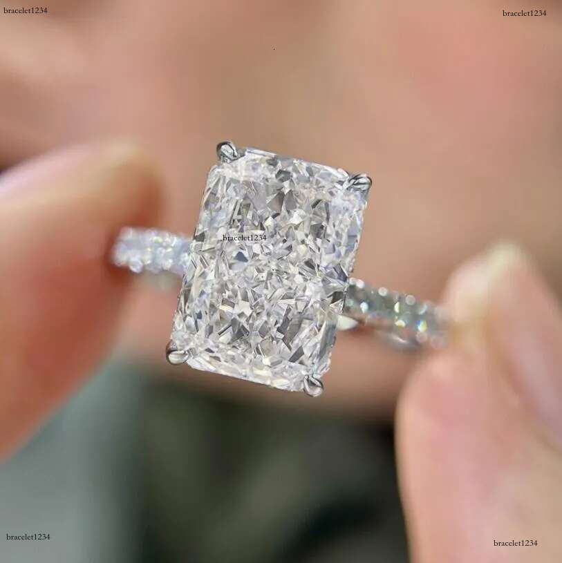 2024 Choucong Wedding Rings Elegant Jewelry Sparkg Pure 100% Sterg Sier Natural Moissanite Dia Gemstones Party Women Engagement Ring Gift