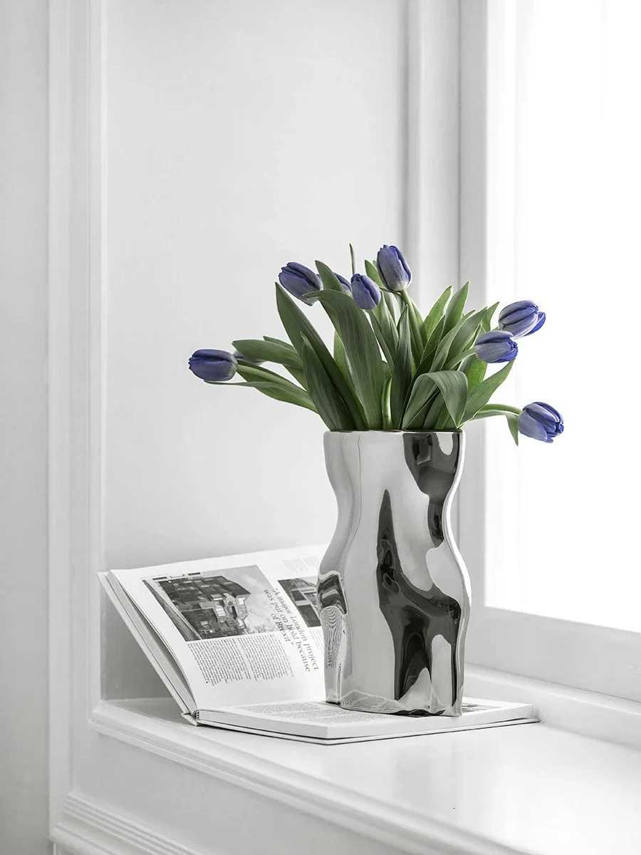 Luxury Stainless Steel Flowers Vase Home Decoration Silver Designer Vase Room Decor High-end Accessories Table Decoration Gifts C251124